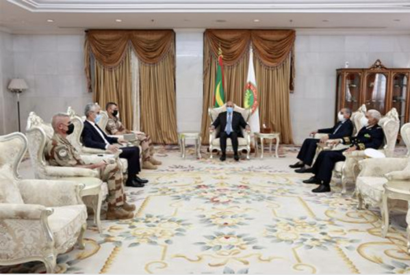 Le Président de la République reçoit le commandant de la Force Barkhane Le Président de la République reçoit le commandant de la Force Barkhane