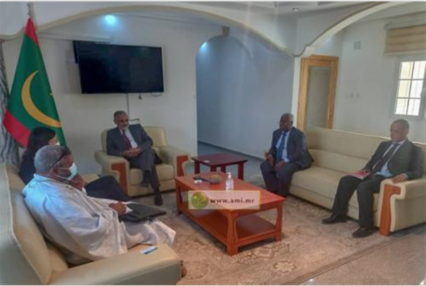 Le président de l’autorité de la zone franche reçoit la représentante du HCR à Nouadhibou Le président de l’autorité de la zone franche reçoit la représentante du HCR à Nouadhibou