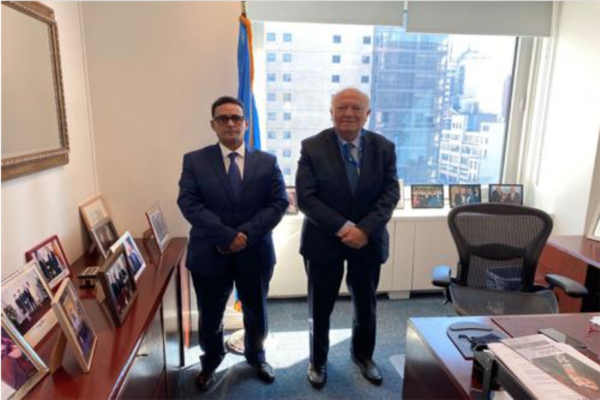 Le secrétaire général du ministère des Affaires étrangères rencontre le haut représentant de l'Alliance des civilisations Le secrétaire général du ministère des Affaires étrangères rencontre le haut représentant de l'Alliance des civilisations