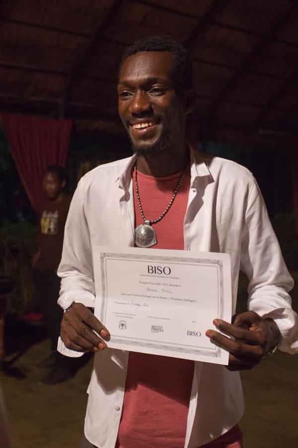 1er prix à la biennale de sculpture à Ouagadougou par l'artiste mauritanien Oumar Ball