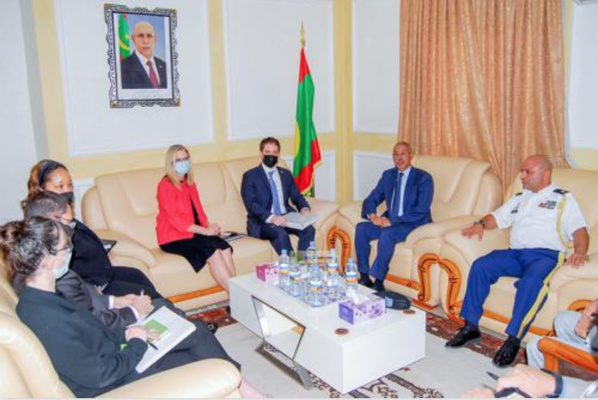 Le ministre de la défense reçoit une délégation américaine de haut niveau Le ministre de la défense reçoit une délégation américaine de haut niveau