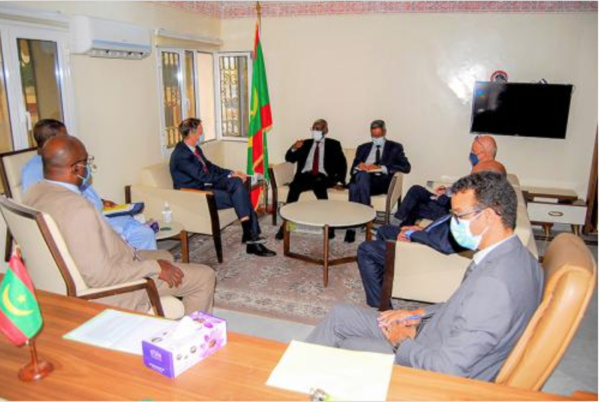 Le ministre de la Fonction publique reçoit l'ambassadeur, chef de la mission de l'Union européenne Le ministre de la Fonction publique reçoit l'ambassadeur, chef de la mission de l'Union européenne