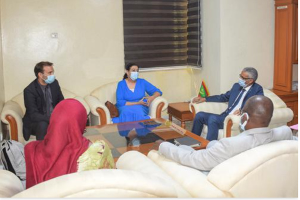 Le délégué général de Taazour reçoit une mission de la Banque Mondiale Le délégué général de Taazour reçoit une mission de la Banque Mondiale