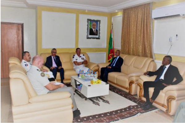 Le ministre de la Défense nationale reçoit l'ambassadeur de France Le ministre de la Défense nationale reçoit l'ambassadeur de France