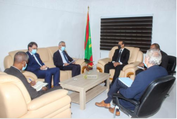 Le Commissaire aux droits de l'homme s'entretient avec l'ambassadeur de France Le Commissaire aux droits de l'homme s'entretient avec l'ambassadeur de France