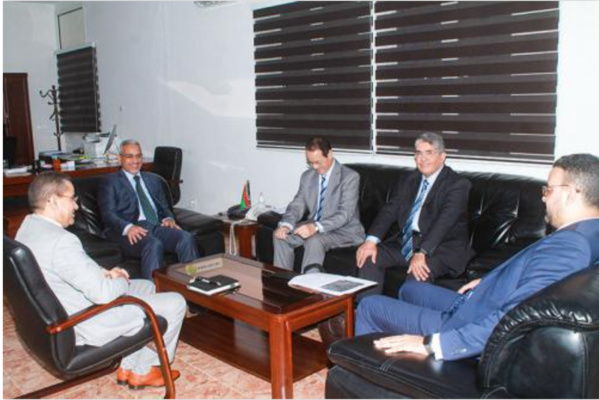 Le ministre de l’Hydraulique reçoit une délégation du FADES Le ministre de l’Hydraulique reçoit une délégation du FADES