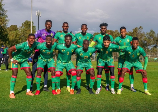 Les Mourabitounes clôturent leur stage d’entraînement au Maroc par un match nul contre l’équipe des FAR Les Mourabitounes clôturent leur stage d’entraînement au Maroc par un match nul contre l’équipe des FAR