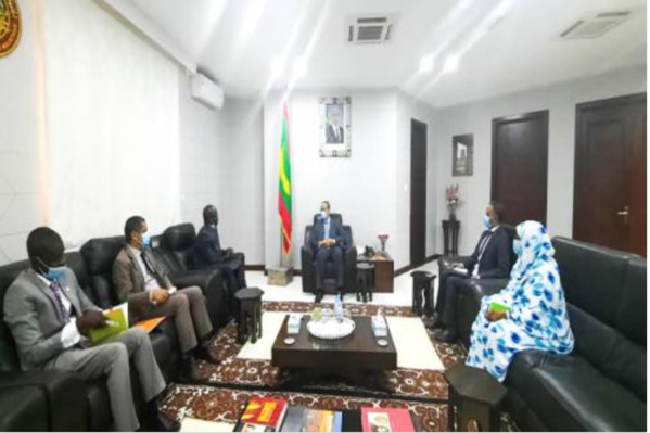 Le ministre des Affaires étrangères reçoit les lettres d’accréditation du nouveau représentant de l’UNFP Le ministre des Affaires étrangères reçoit les lettres d’accréditation du nouveau représentant de l’UNFP