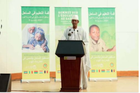 Le Premier ministre malien loue les efforts entrepris par le gouvernement mauritanien pour scolariser les enfants des réfugiés maliens dans le camp de Mbera Le Premier ministre malien loue les efforts entrepris par le gouvernement mauritanien pour scolariser les enfants des réfugiés maliens dans le camp de Mbera