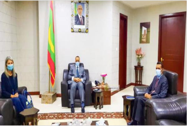 Le ministre des Affaires étrangères reçoit la représentante du HCR Le ministre des Affaires étrangères reçoit la représentante du HCR