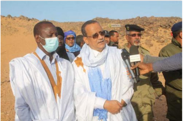 Ouadane: Le ministre des Affaires étrangères en compagnie de diplomates se rend au site touristique de Guelb Richatt