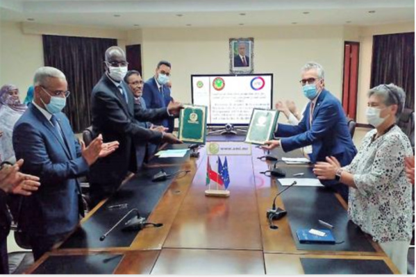 Convention de financement du Projet Intégré de Valorisation de la Ressource en Eau dans les deux hodhs (PIVRE) Convention de financement du Projet Intégré de Valorisation de la Ressource en Eau dans les deux hodhs (PIVRE)