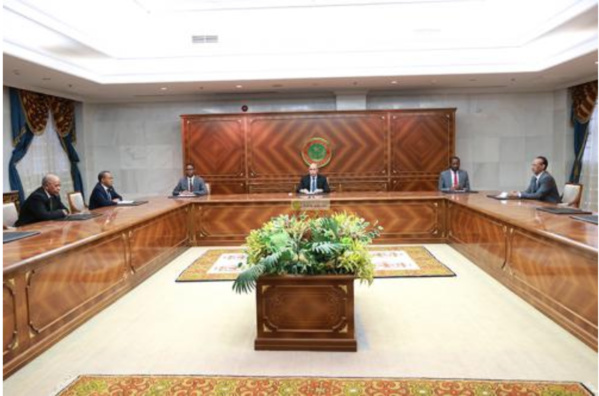 Le Président de la République : Il faut surmonter immédiatement les obstacles qui empêchent l’exécution des projets, et éviter qu’ils se reproduisent Le Président de la République : Il faut surmonter immédiatement les obstacles qui empêchent l’exécution des projets, et éviter qu’ils se reproduisent