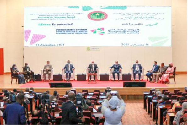 Le Président de la République supervise le lancement du programme spécial d’appui à l’emploi, à la formation et à l’insertion professionnelle Le Président de la République supervise le lancement du programme spécial d’appui à l’emploi, à la formation et à l’insertion professionnelle