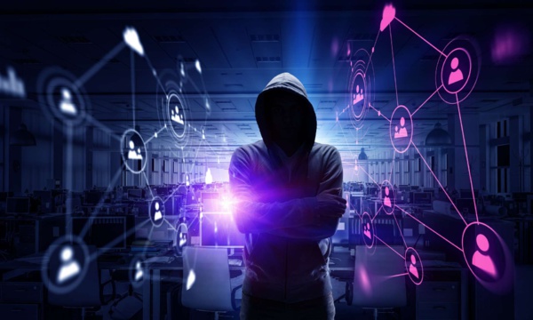 Remise de cahiers de sensibilisation à la cybercriminalité au ministère de l’Education Nationale