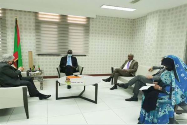 Le ministre des Affaires économiques reçoit des experts en communication Le ministre des Affaires économiques reçoit des experts en communication