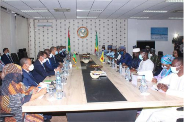 Séance de travail entre les délégations ministérielles mauritanienne et malienne Séance de travail entre les délégations ministérielles mauritanienne et malienne
