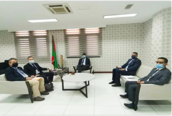 Le ministre des Affaires économiques s'entretient avec le chef de la délégation de l'Union européenne Le ministre des Affaires économiques s'entretient avec le chef de la délégation de l'Union européenne