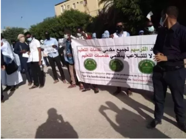 Les enseignants prestataires dénoncent la "manipulation" de leurs salaires Les enseignants prestataires dénoncent la "manipulation" de leurs salaires