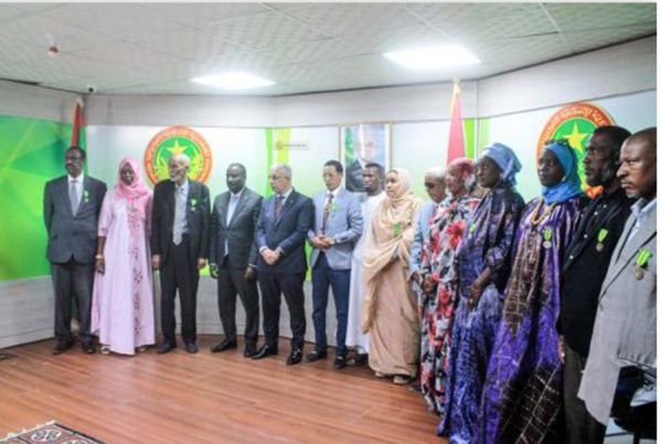 Le ministre de la Culture décore des fonctionnaires et un nombre de créateurs Le ministre de la Culture décore des fonctionnaires et un nombre de créateurs