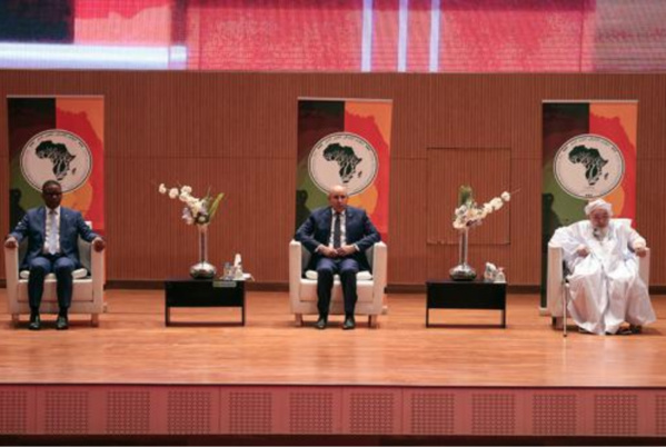 Le Président de la République supervise l'ouverture de la Conférence africaine pour la promotion de la paix