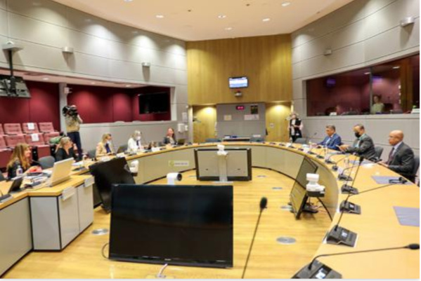 Le président de la République tient une séance de travail avec une délégation de l'Union européenne Le président de la République tient une séance de travail avec une délégation de l'Union européenne