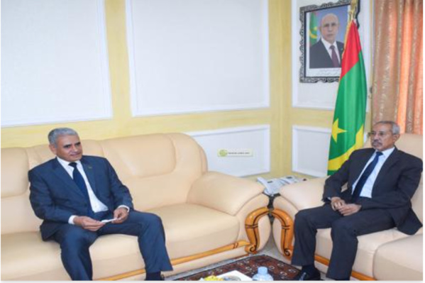 Le ministre de la Défense nationale reçoit l’ambassadeur libyen