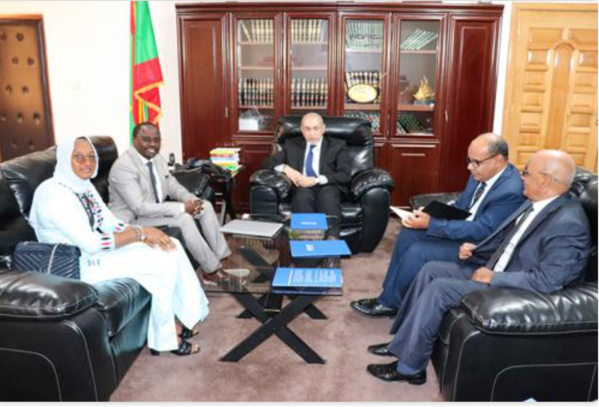 Le ministre de la Justice reçoit le chef de la Mission de l'Agence des migrations des Nations unies Le ministre de la Justice reçoit le chef de la Mission de l'Agence des migrations des Nations unies