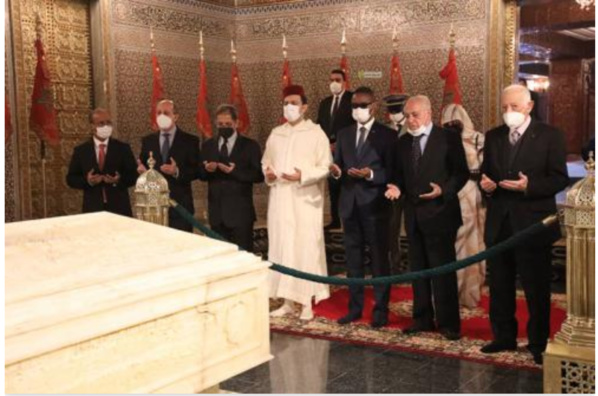 Le Premier ministre visite le Mausolée de feu le roi Mohammed V Le Premier ministre visite le Mausolée de feu le roi Mohammed V