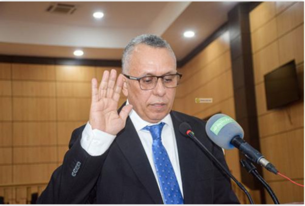 Le président de la Commission nationale des droits de l'homme prête serment Le président de la Commission nationale des droits de l'homme prête serment