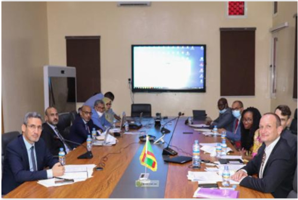 Le ministre des Finances reçoit une mission du Fonds monétaire international (FMI) Le ministre des Finances reçoit une mission du Fonds monétaire international (FMI)