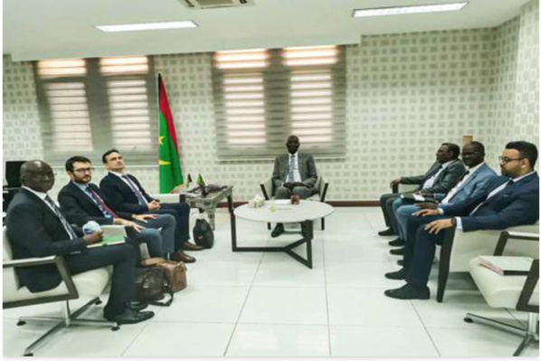 Le ministre des Affaires économiques reçoit le responsable du département agriculture et agro-industrie de la BAD Le ministre des Affaires économiques reçoit le responsable du département agriculture et agro-industrie de la BAD