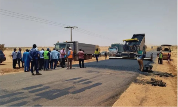 Le ministre de l’équipement et des transports sur les sites des travaux de réhabilitation de la route de l’espoir Le ministre de l’équipement et des transports sur les sites des travaux de réhabilitation de la route de l’espoir