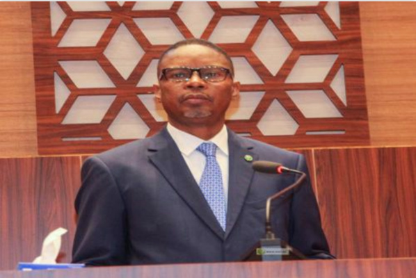 Le Premier ministre: L'Etat dépense le tiers du budget de fonctionnement pour subventionner les hydrocarbures (120 milliards) Le Premier ministre: L'Etat dépense le tiers du budget de fonctionnement pour subventionner les hydrocarbures (120 milliards)