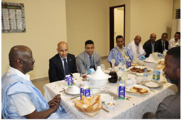 Le ministre des Affaires étrangères insiste sur le sens du devoir professionnel Le ministre des Affaires étrangères insiste sur le sens du devoir professionnel