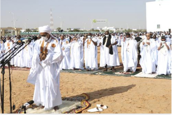 Le président de la République effectue la prière de l'Aïd al Fitr à la mosquée Ibn Abbass