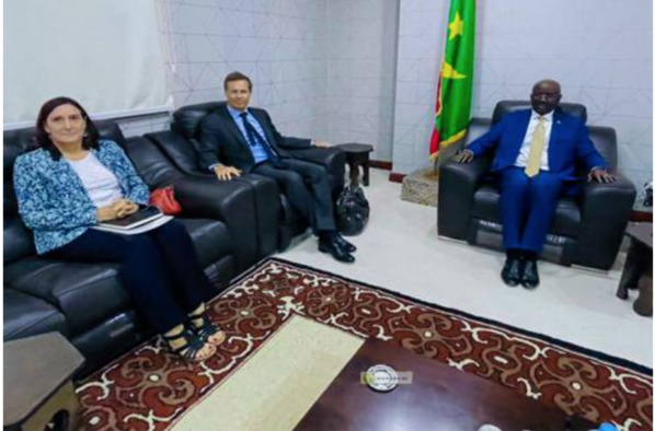 Le ministre des Affaires étrangères s'entretient avec le chef de la délégation de l'Union européenne Le ministre des Affaires étrangères s'entretient avec le chef de la délégation de l'Union européenne