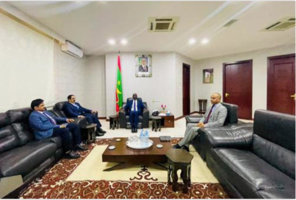 Le ministre des Affaires étrangères reçoit l'ambassadeur du Yémen Le ministre des Affaires étrangères reçoit l'ambassadeur du Yémen