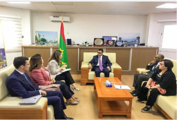 Le ministre du Pétrole s’entretient avec la Secrétaire d'Etat espagnole du commerce Le ministre du Pétrole s’entretient avec la Secrétaire d'Etat espagnole du commerce