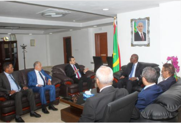 Le ministre de l'Agriculture rencontre le ministre algérien de l’Énergie et des Mines
