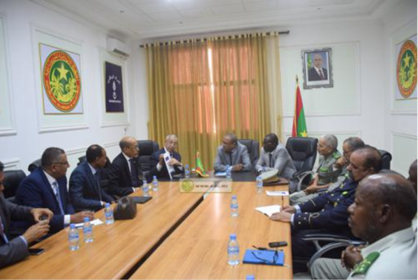 Le secrétaire général du ministère de la défense reçoit une délégation de l’académie arabe des sciences, technologies et transport maritime Le secrétaire général du ministère de la défense reçoit une délégation de l’académie arabe des sciences, technologies et transport maritime