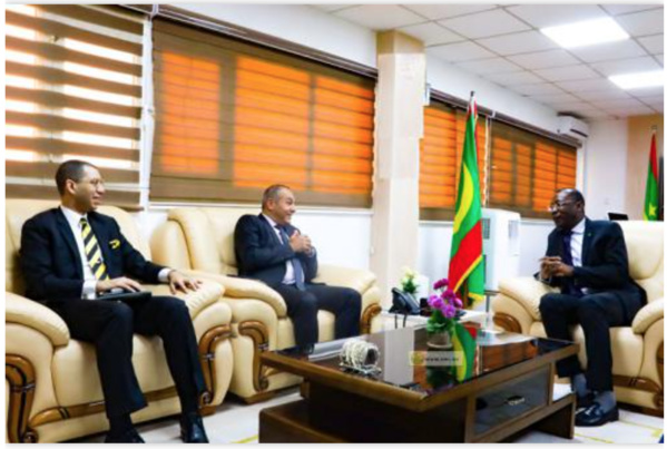 Le ministre de l’Habitat reçoit l'ambassadeur égyptien accrédité en Mauritanie