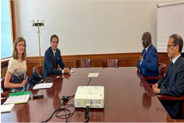 Le ministre des Affaires étrangères rencontre son homologue hollandais