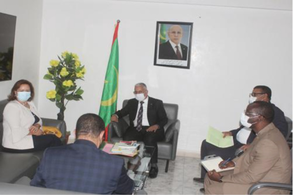 Le ministre de la Santé reçoit l'ambassadrice d'Espagne Le ministre de la Santé reçoit l'ambassadrice d'Espagne