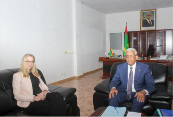 Le ministre de l'Hydraulique reçoit l'ambassadrice des USA Le ministre de l'Hydraulique reçoit l'ambassadrice des USA