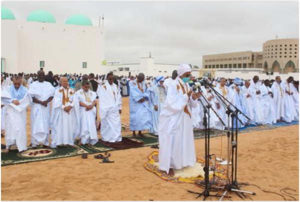 Le Premier ministre accomplit la prière d’Aïd al-Adha à la Mosquée Ibn Abass Le Premier ministre accomplit la prière d’Aïd al-Adha à la Mosquée Ibn Abass