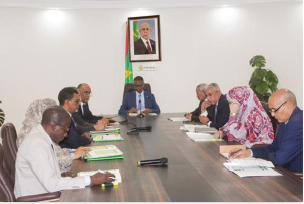 Le Premier ministre préside une réunion du Comité ministériel chargé du suivi de la pandémie de Covid-19 Le Premier ministre préside une réunion du Comité ministériel chargé du suivi de la pandémie de Covid-19