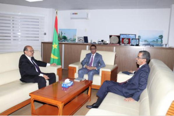 Le ministre du Pétrole s’entretient avec l'ambassadeur du Venezuela Le ministre du Pétrole s’entretient avec l'ambassadeur du Venezuela