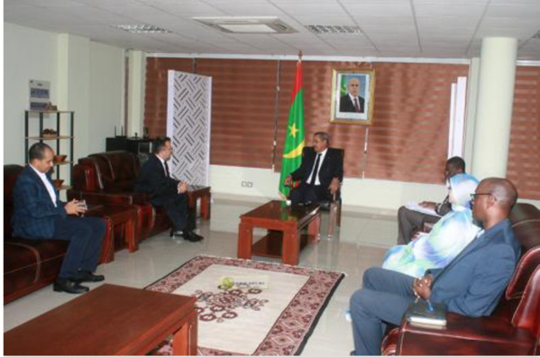 Le ministre du Commerce reçoit l'ambassadeur de Pologne Le ministre du Commerce reçoit l'ambassadeur de Pologne