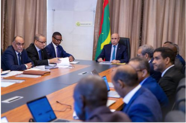 Le Président de la République engage les départements ministériels à accélérer la mise en œuvre des projets Le Président de la République engage les départements ministériels à accélérer la mise en œuvre des projets